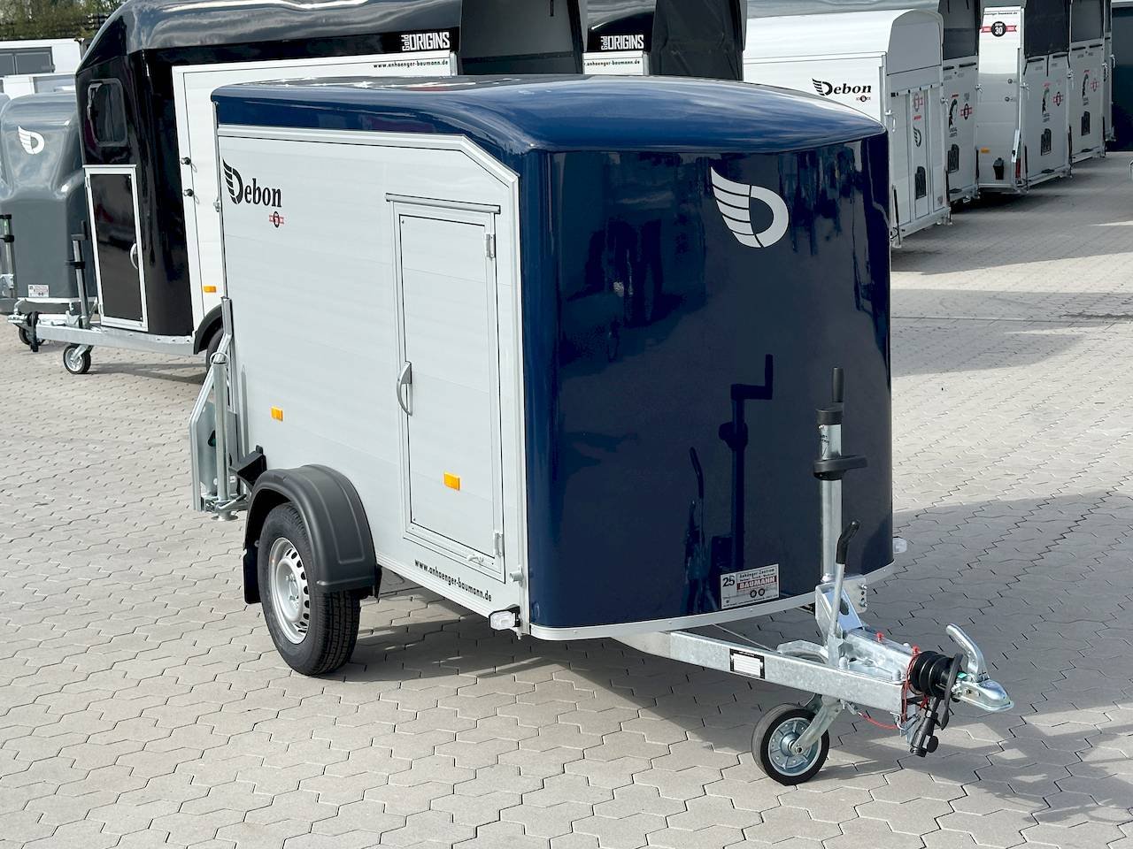 Cheval20Liberte20Debon20C25520V220Alu201300kg20Seitentr20blau_1.jpg Debon C255 V2 Alu 1300kg Kofferanhänger Dunkelblau mit Seitentür Cheval Liberté – Bild 1