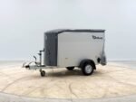 Debon C255 V2 Alu 1300kg Kofferanhänger Iron Grey mit Seitentür Cheval Liberté – Bild 2